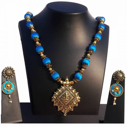 Silk Thread Handcraft Metal Pendant Neckles Set